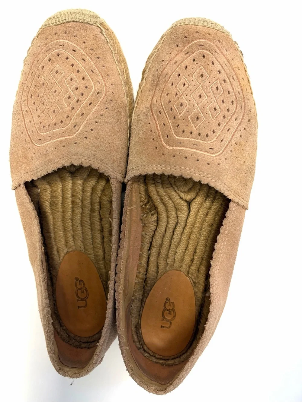 UGG stylish comfortable